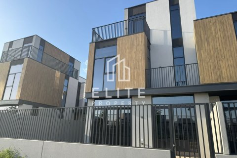 Вилла в Мудоне, Дубай, 4 спальни, 276м², № 134927