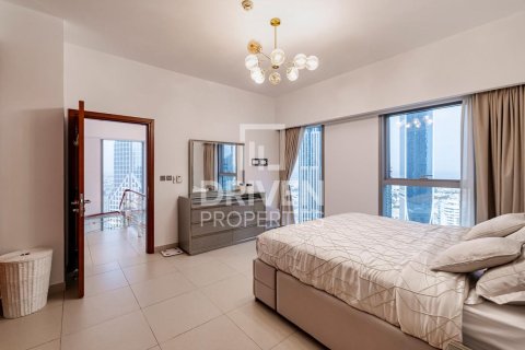Duplex in Central Park Tower, DIFC, Dubai 2 bedrooms, 165 sq.m. № 66418 - photo 7
