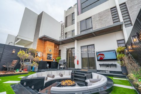 Villa in Dubai 4 bedrooms, 174.7 sq.m. № 77014 - photo 2