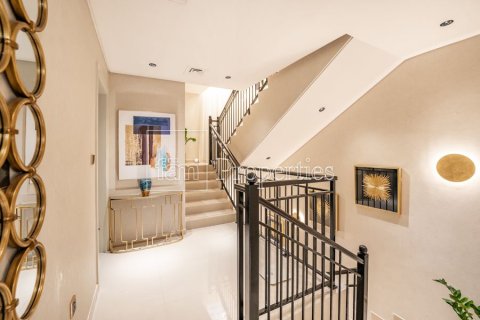 Villa in Dubai 4 bedrooms, 174.7 sq.m. № 77014 - photo 16