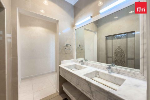 Снять в аренду виллу в Аль-Барше, Дубай: 6 спален, 1393.5м², № 77019 - фото 4