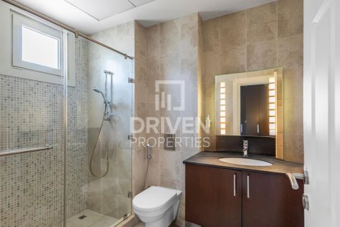 Villa en Jumeirah Golf Estates, Dubai, 5 dormitorios, 871 m², № 20865 - foto 11