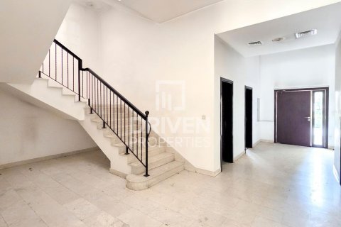 Villa in The Villa, Dubai 5 bedrooms, 925.04 sq.m. № 128086 - photo 5