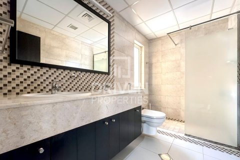 Villa in The Villa, Dubai 5 bedrooms, 925.04 sq.m. № 128086 - photo 16