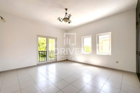 Villa in The Villa, Dubai 5 bedrooms, 925.04 sq.m. № 128086 - photo 7