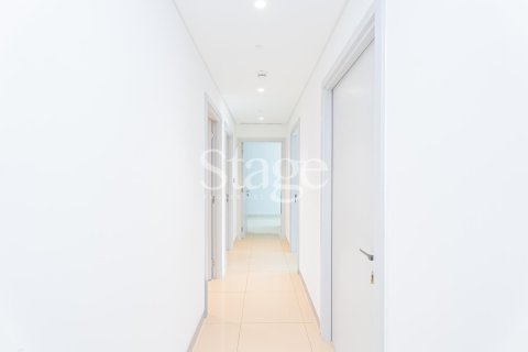 Apartment in EMAAR Beachfront, Dubai Harbour, Dubai 3 bedrooms, 195 sq.m. № 122248 - photo 18