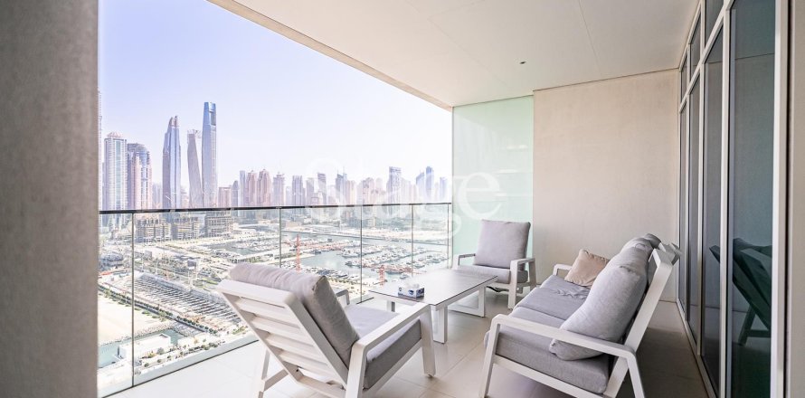 Apartment in EMAAR Beachfront, Dubai Harbour, Dubai 3 bedrooms, 195 sq.m. № 122248