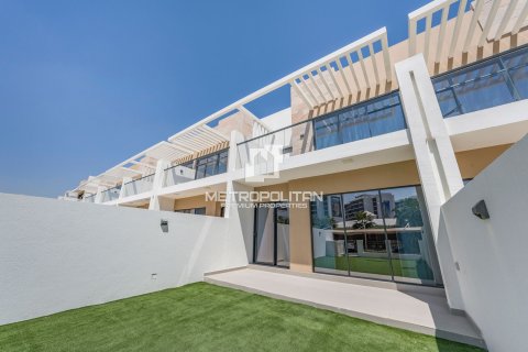 Townhouse in Park Residences, DAMAC Hills (Akoya by DAMAC), Dubai 4 bedrooms, 180 sq.m. № 15675 - photo 1