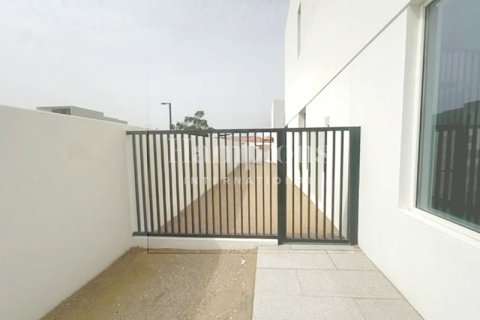 Снять в аренду таунхаус в Al Manara, Jumeirah Village Triangle, Дубай: 4 спальни, 205.96595100м², № 90706 - фото 2