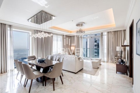 Apartment in The Address Residence Fountain Views, Downtown Dubai (Downtown Burj Dubai), Dubai 3 bedrooms, 183.76 sq.m. № 129538