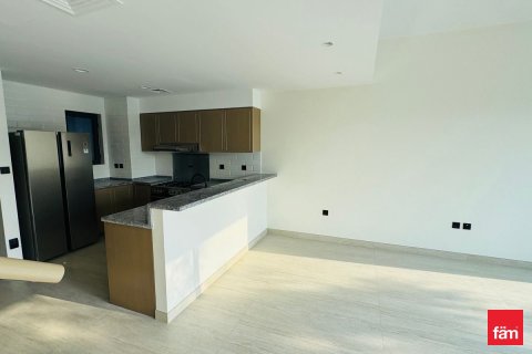 Снять в аренду таунхаус в Дубае: 4 спальни, 211.5м², № 76901 - фото 9