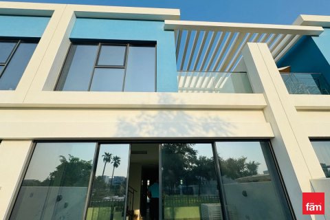 Снять в аренду таунхаус в Дубае: 4 спальни, 211.5м², № 76901 - фото 2