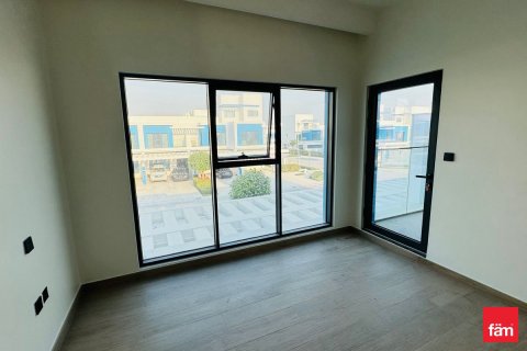 Снять в аренду таунхаус в Дубае: 4 спальни, 211.5м², № 76901 - фото 4