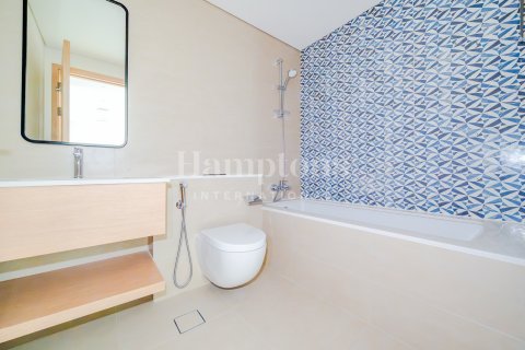 Apartment in Mina Rashid, Dubai 1 bedroom, 65.86822700 sq.m. № 101385 - photo 7