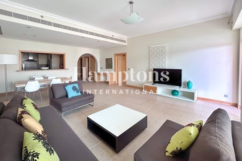 Apartment in FIVE Palm Jumeirah, Palm Jumeirah, Dubai 4 bedrooms, 144.069 sq.m. № 101379