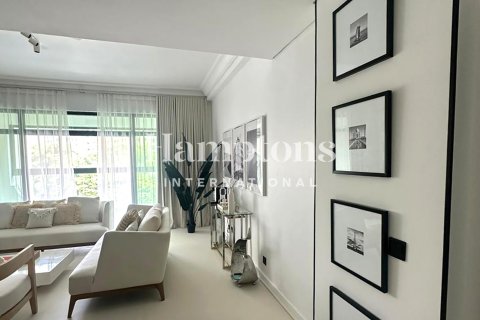 Apartment in FIVE Palm Jumeirah, Palm Jumeirah, Dubai 1 bedroom, 106.28103200 sq.m. № 101377 - photo 2