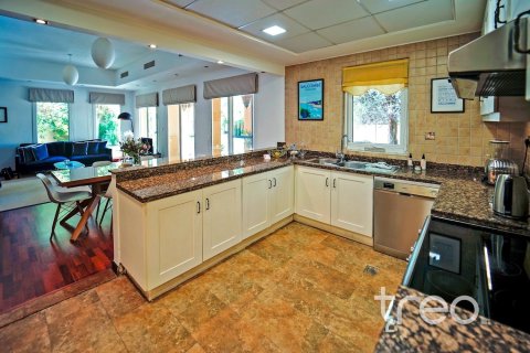 Villa in Arabian Ranches, Dubai 4 bedrooms, 301.1 sq.m. № 139837 - photo 7