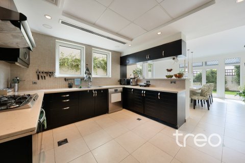 Villa in Regional, Jumeirah Park, Dubai 3 bedrooms, 284.56 sq.m. № 139836 - photo 7
