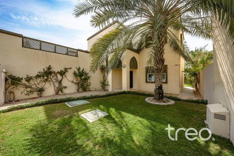 Villa in Regional, Jumeirah Park, Dubai 3 bedrooms, 284.56 sq.m. № 139836 - photo 3