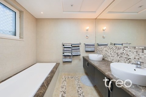 Villa in Regional, Jumeirah Park, Dubai 3 bedrooms, 284.56 sq.m. № 139836 - photo 16