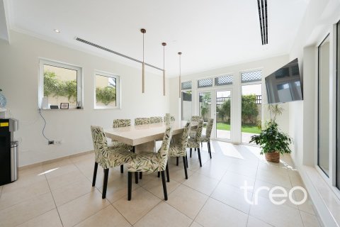 Villa in Regional, Jumeirah Park, Dubai 3 bedrooms, 284.56 sq.m. № 139836 - photo 11