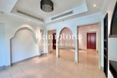 Apartment in Downtown Dubai (Downtown Burj Dubai), Dubai 2 bedrooms, 138.61127600 sq.m. № 110986 - photo 2