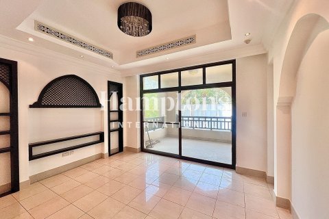 Apartment in Downtown Dubai (Downtown Burj Dubai), Dubai 2 bedrooms, 138.61127600 sq.m. № 110986 - photo 4