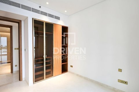 Apartment in Palm Jumeirah, Dubai 2 bedrooms, 126 sq.m. № 18763 - photo 2