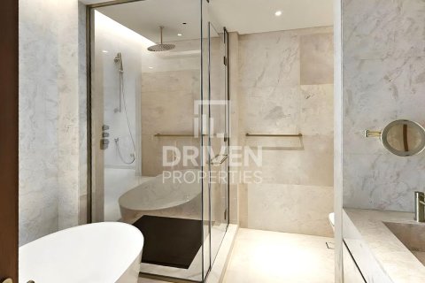 Apartment in Palm Jumeirah, Dubai 2 bedrooms, 126 sq.m. № 18763 - photo 4