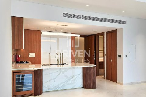 Apartment in Palm Jumeirah, Dubai 2 bedrooms, 126 sq.m. № 18763 - photo 5