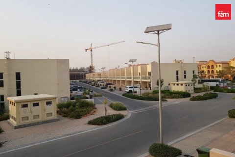 Вилла в International City, Дубай, 3 спальни, 154м², № 120725