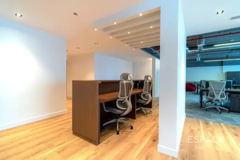 Снять в аренду офис в Джумейра Лейк Тауэрс, Дубай: 248м², № 71251 - фото 5