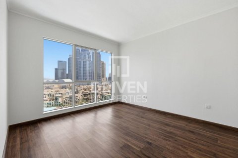 Apartment in The Residences, Downtown Dubai (Downtown Burj Dubai), Dubai 3 bedrooms, 193.42 sq.m. № 129784 - photo 7