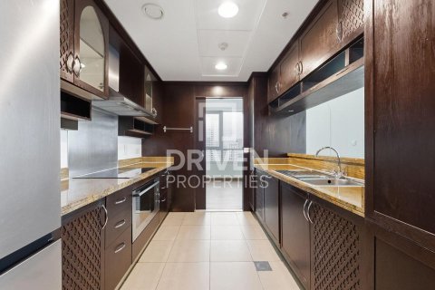 Apartment in The Residences, Downtown Dubai (Downtown Burj Dubai), Dubai 3 bedrooms, 193.42 sq.m. № 129784 - photo 20