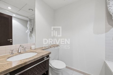 Apartment in The Residences, Downtown Dubai (Downtown Burj Dubai), Dubai 3 bedrooms, 193.42 sq.m. № 129784 - photo 2