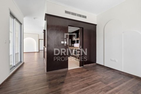 Apartment in The Residences, Downtown Dubai (Downtown Burj Dubai), Dubai 3 bedrooms, 193.42 sq.m. № 129784 - photo 10