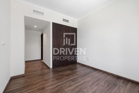 Apartment in The Residences, Downtown Dubai (Downtown Burj Dubai), Dubai 3 bedrooms, 193.42 sq.m. № 129784 - photo 12