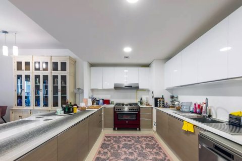 Купить квартиру в Джумейра Гольф Эстейтс, Дубай: 4 спальни, 216м², № 30433 - фото 1