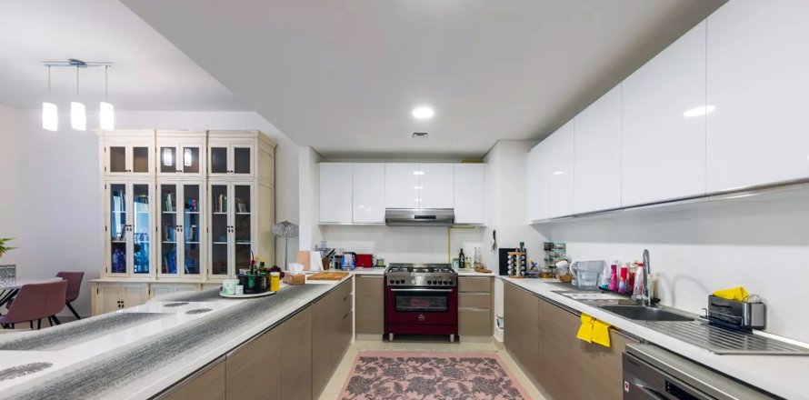 Квартира в Джумейра Гольф Эстейтс, Дубай, 4 спальни, 216м², № 30433