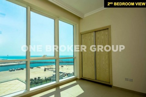 Apartment in Dubai 2 bedrooms, 152 sq.m. № 30434 - photo 3
