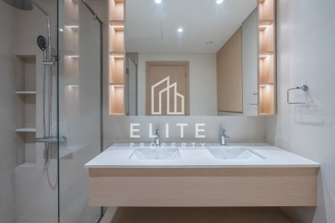 Apartamento en The Views, Dubai, 2 dormitorios, 107 m², № 124928 - foto 17