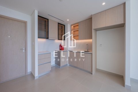 Apartamento en The Views, Dubai, 2 dormitorios, 107 m², № 124928 - foto 4
