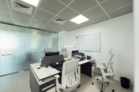 Office in Jumeirah Lake Towers, Dubai 101.4 sq.m. № 53821 - photo 7