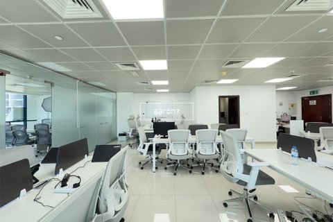Office in Jumeirah Lake Towers, Dubai 101.4 sq.m. № 53821 - photo 1