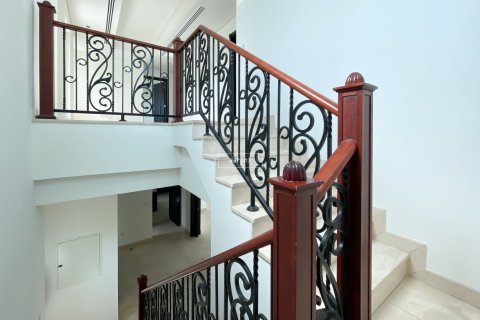 Villa in Al Furjan, Dubai 4 bedrooms, 600 sq.m. № 53820 - photo 12
