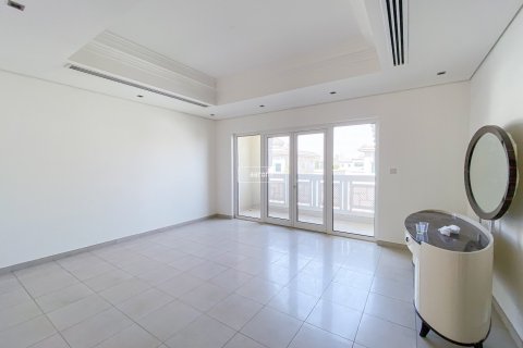 Villa in Al Furjan, Dubai 4 bedrooms, 600 sq.m. № 53820 - photo 15