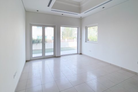 Villa in Al Furjan, Dubai 4 bedrooms, 600 sq.m. № 53820 - photo 7