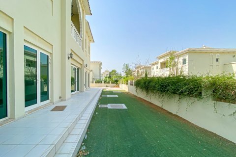 Villa in Al Furjan, Dubai 4 bedrooms, 600 sq.m. № 53820 - photo 24