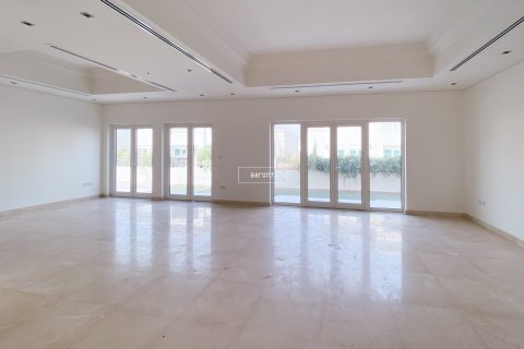 Villa in Al Furjan, Dubai 4 bedrooms, 600 sq.m. № 53820 - photo 4