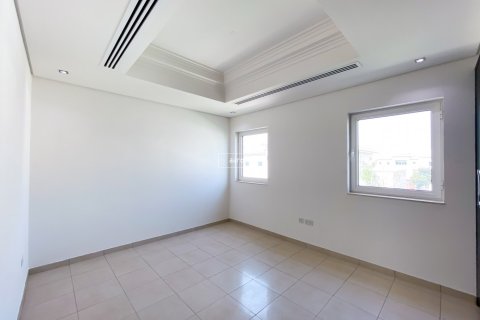 Villa in Al Furjan, Dubai 4 bedrooms, 600 sq.m. № 53820 - photo 17